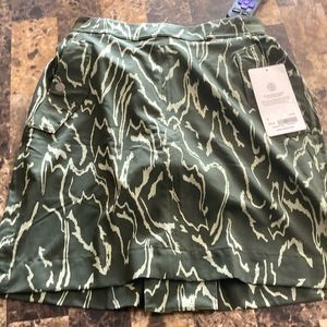 NWT Athleta Vienna Voyage Eucalyptus Olive Green Cargo Skort Size 0